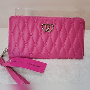 Betsey Johnson Azalea Rosebud XO Quilted Heart Wallet Wristlet NWT